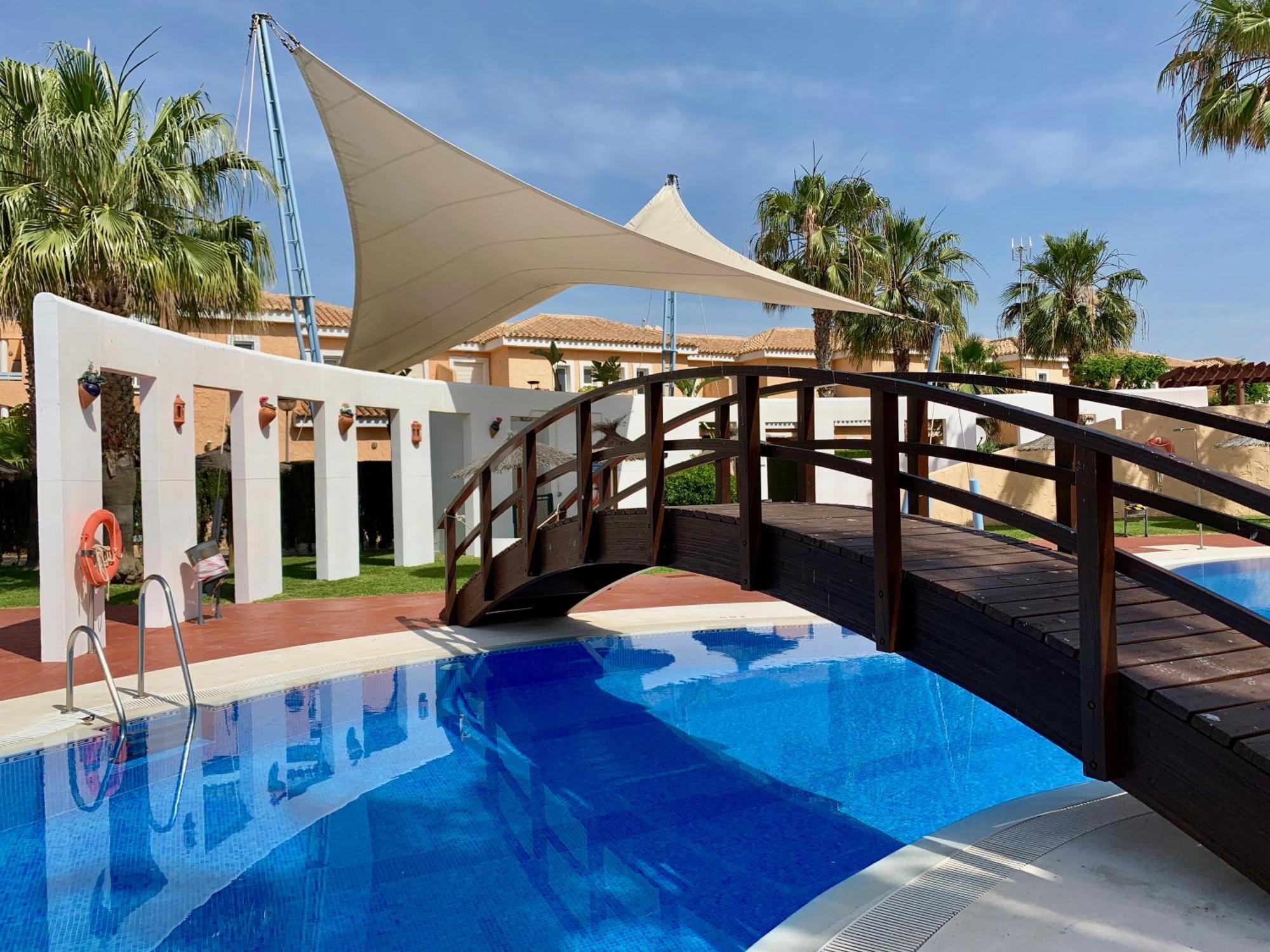 ベラBahari Marinas - Tu Duplex Con Jardin Privado!アパートメント エクステリア 写真